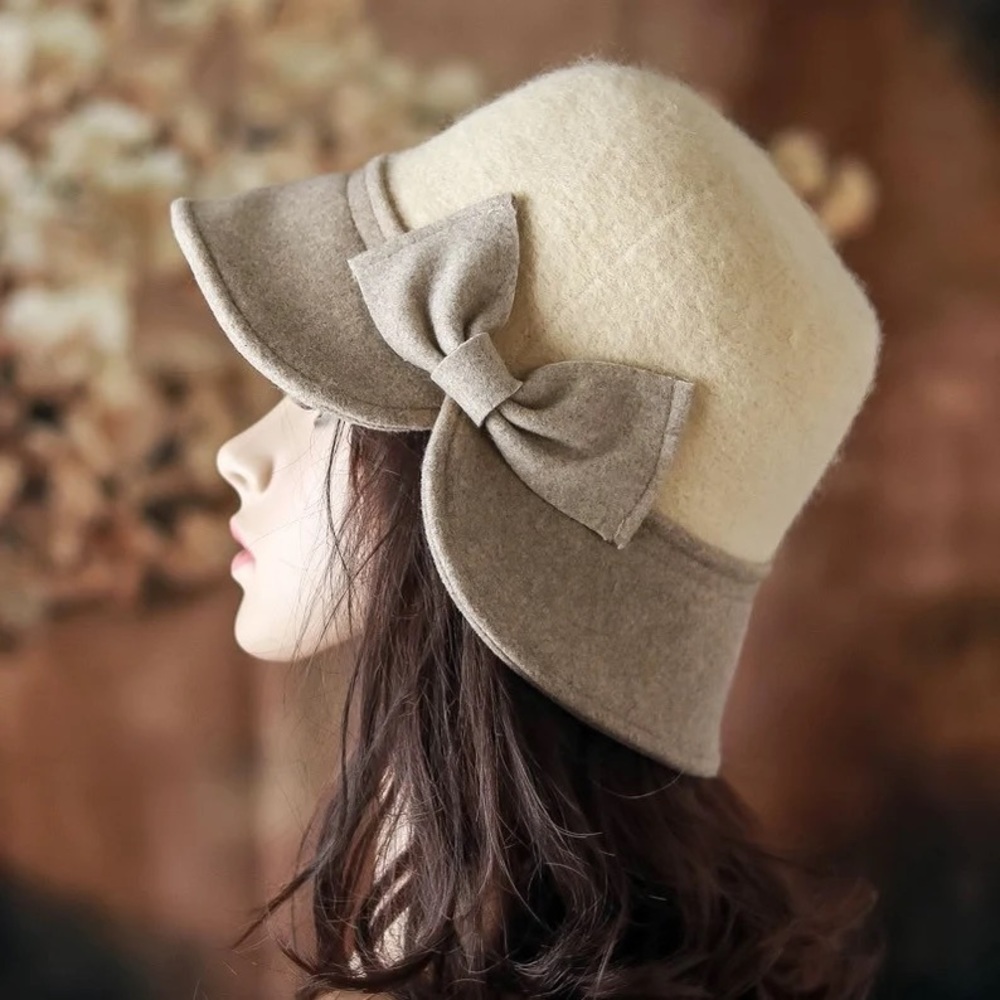 Handmade 1920’s Flapper Wool Elegant Cloche Hat Bucket Hat in Beige